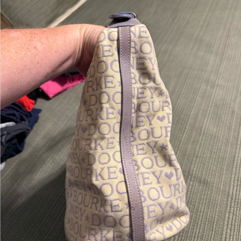 Dooney and Bourke Hobo style purse. Cream w/light purple - Picture 7 of 14